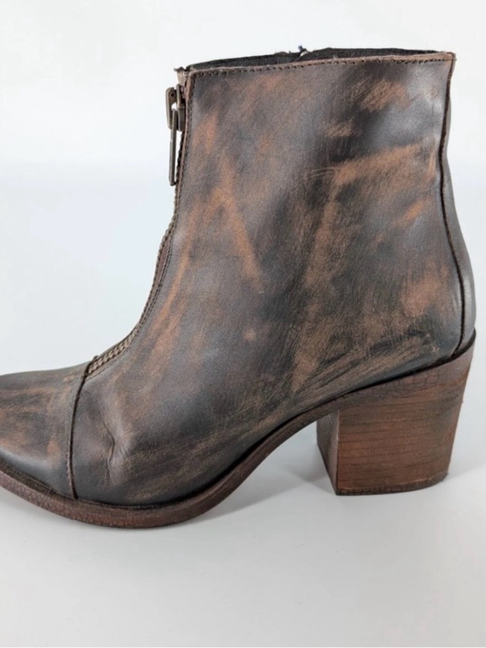 Freebird By Steven CLAIRE Distressed Western Leather Zip Front Block Heel Boot 7
